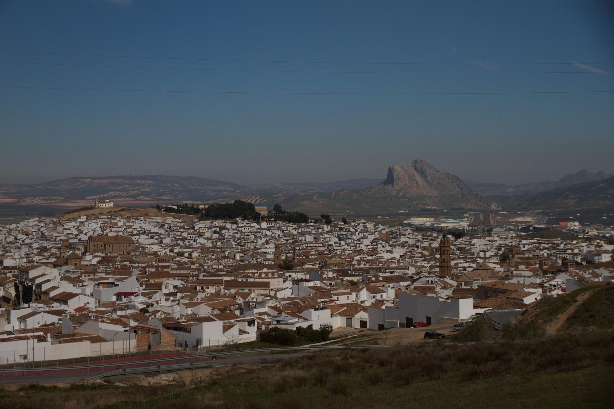 Los Dolmenes Antequera Exterior photo