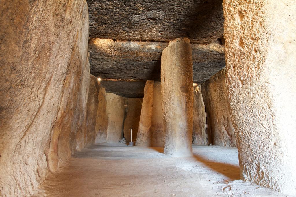 Los Dolmenes Antequera Exterior photo