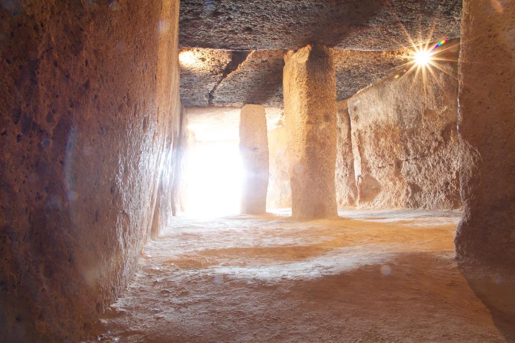 Los Dolmenes Antequera Exterior photo