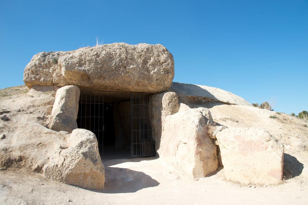 Los Dolmenes Antequera Exterior photo